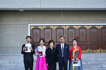 (2)金日成综合大学2019年中国公派生实习三班合影
